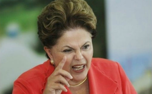 Dilma-sanciona-lei-dos-caminhoneiros