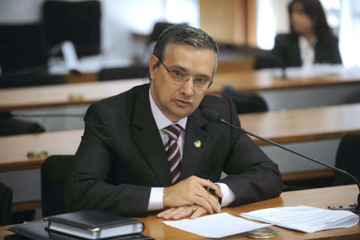Senador-Eduardo-Amorim