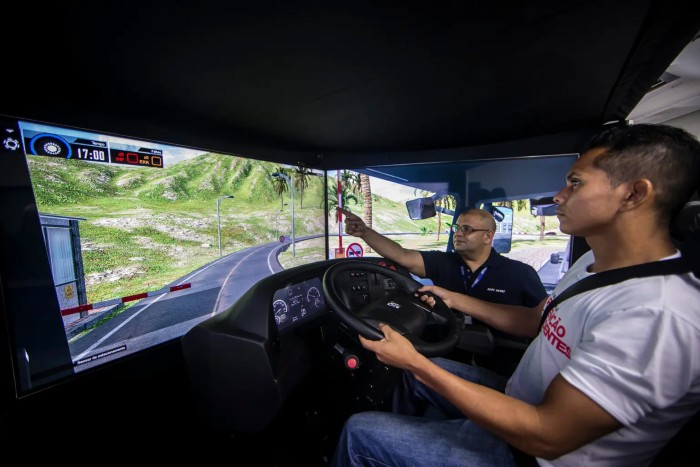 simulador para treinamento dos caminhoneiro