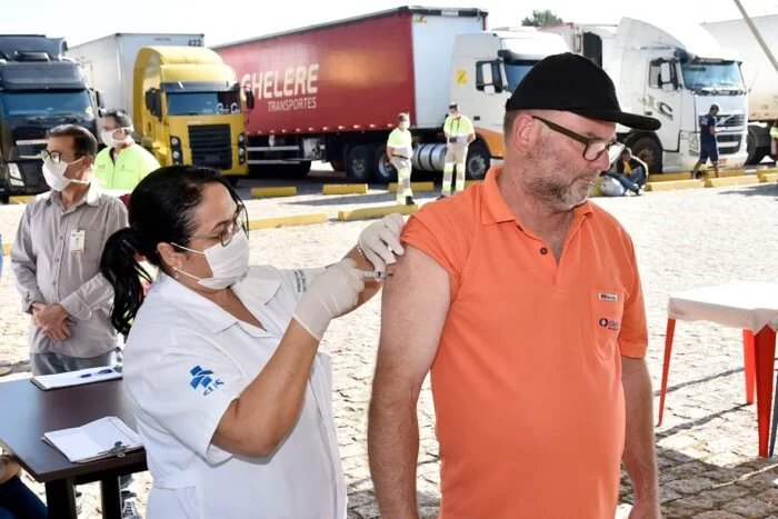 vacinacao Covid-19 para caminhoneiros