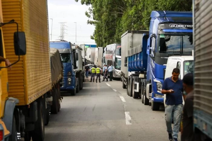 Caminheiros protestam