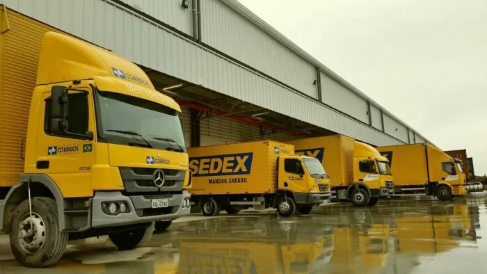 Correios caminhoes de logistica