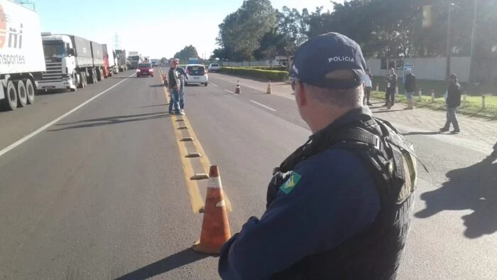 Caminhoneiros são multados